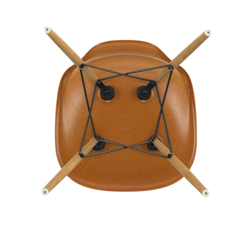 Cadeira Eames em Fibra de Vidro DSW / Base Freixo